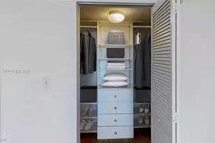 31 SE 5th St, Miami, FL 33131 - Photo 26