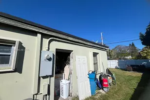 1701 NE 180th St, North Miami Beach, FL 33162 - Photo 24