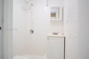 2929 E Missionwood Cir, Miramar, FL 33025 - Photo 10