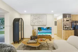 2749 NE 10th Ave, Wilton Manors, FL 33334 - Photo 6