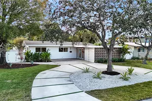 2749 NE 10th Ave, Wilton Manors, FL 33334 - Photo 18