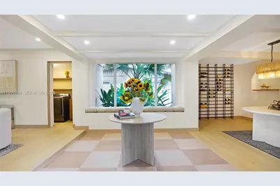 2749 NE 10th Ave, Wilton Manors, FL 33334 - Photo 2