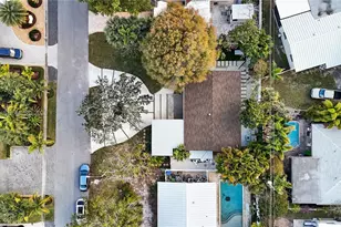 2749 NE 10th Ave, Wilton Manors, FL 33334 - Photo 4