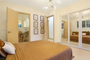 2749 NE 10th Ave, Wilton Manors, FL 33334 - Photo 14