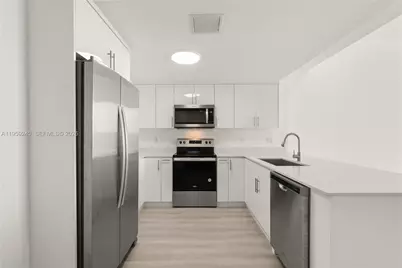 1250 S Miami Ave #2409, Miami, FL 33130 - Photo 10