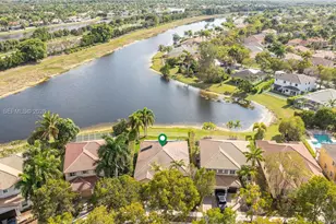 766 Sunflower Cir, Weston, FL 33327 - Photo 2