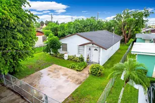 435 NW 15th St, Florida City, FL 33034 - Photo 12