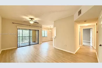 2730 Anzio Ct #301, Palm Beach Gardens, FL 33410 - Photo 2