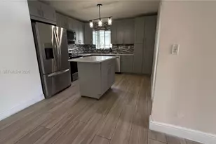 2811 NW 26th Ave, Oakland Park, FL 33311 - Photo 12