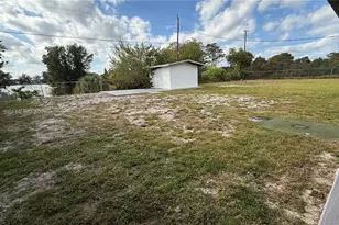2811 NW 26th Ave, Oakland Park, FL 33311 - Photo 18