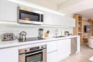 102 24th St, Miami Beach, FL 33139 - Photo 8