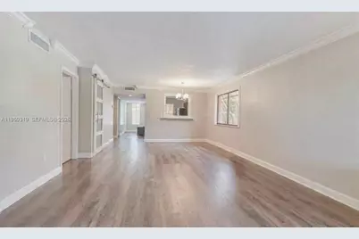 402 Lakeview Dr #201, Weston, FL 33326 - Photo 6