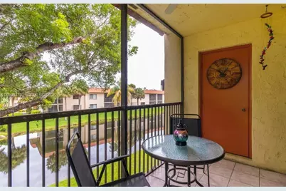 402 Lakeview Dr #201, Weston, FL 33326 - Photo 22