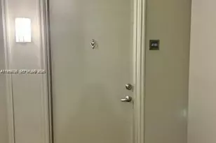 950 Brickell Bay Dr, Miami, FL 33131 - Photo 2