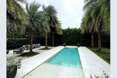 910 N Venetian Dr, Miami, FL 33139 - Photo 14