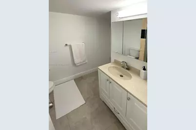 5701 Collins Ave #1705, Miami Beach, FL 33140 - Photo 16