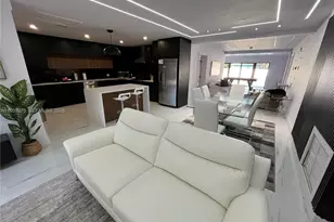 39 SE 7th St, Dania Beach, FL 33004 - Photo 2