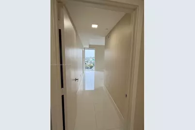 600 NE 27th St #1501, Miami, FL 33137 - Photo 6