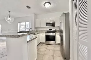 12161 SW 4th St, Pembroke Pines, FL 33025 - Photo 1