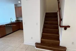 104 E Riverwalk Cir E, Plantation, FL 33325 - Photo 2