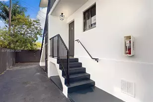 329 SW 9th Ave, Miami, FL 33130 - Photo 8