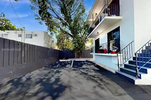 329 SW 9th Ave, Miami, FL 33130 - Photo 12