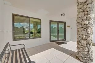 16653 Golfview Dr, Weston, FL 33326 - Photo 8