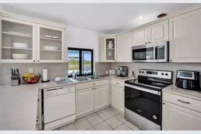 16653 Golfview Dr, Weston, FL 33326 - Photo 22