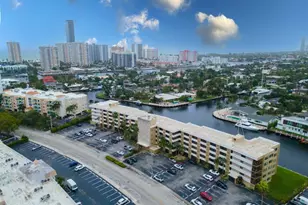 301 Golden Isles Dr, Hallandale Beach, FL 33009 - Photo 30