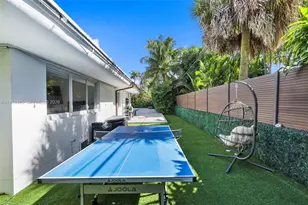 1040 NE 86th St, Miami, FL 33138 - Photo 46