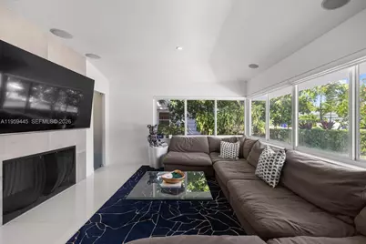 1040 NE 86th St, Miami, FL 33138 - Photo 10