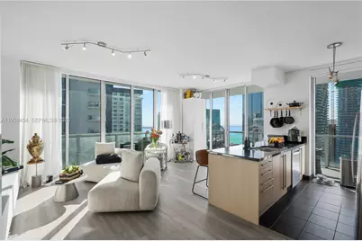 1111 SW 1st Ave #UPH4019-, Miami, FL 33130 - Photo 2