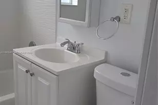 530 SW 10th St, Miami, FL 33130 - Photo 12