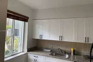 530 SW 10th St, Miami, FL 33130 - Photo 10