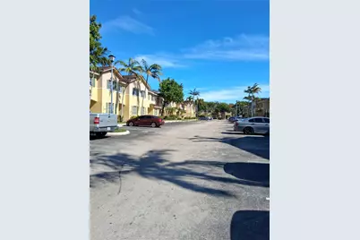 6056 SW 19th Pl, North Lauderdale, FL 33068 - Photo 2