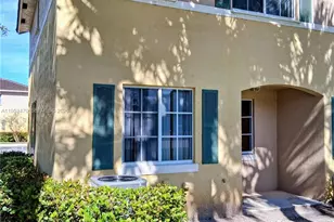 6056 SW 19th Pl, North Lauderdale, FL 33068 - Photo 4