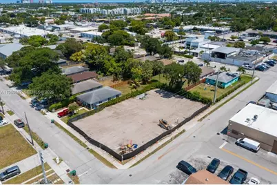 3210 NE 3rd Ave, Oakland Park, FL 33334 - Photo 4