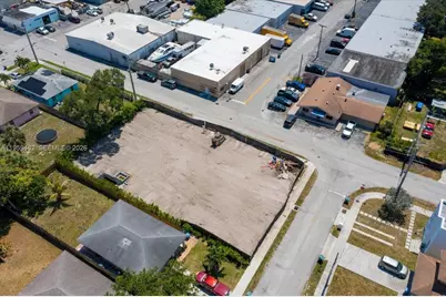 3210 NE 3rd Ave, Oakland Park, FL 33334 - Photo 10