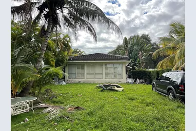 7715 NE 5th Ave, Miami, FL 33138 - Photo 4