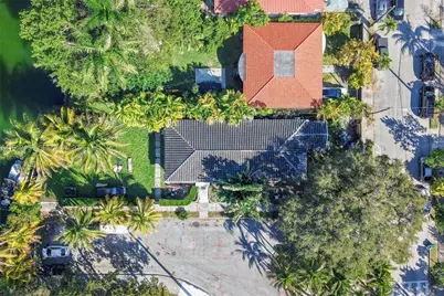 7715 NE 5th Ave, Miami, FL 33138 - Photo 2