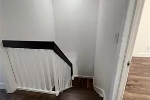 4176 NE 9th St, Homestead, FL 33033 - Photo 12