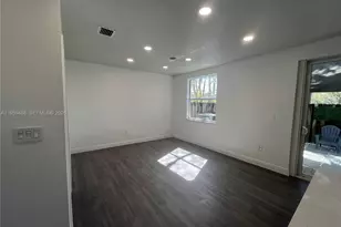 4176 NE 9th St, Homestead, FL 33033 - Photo 6