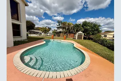1801 NW 120th Ter, Pembroke Pines, FL 33026 - Photo 38