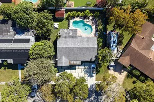 9710 NW 10th St, Pembroke Pines, FL 33024 - Photo 30