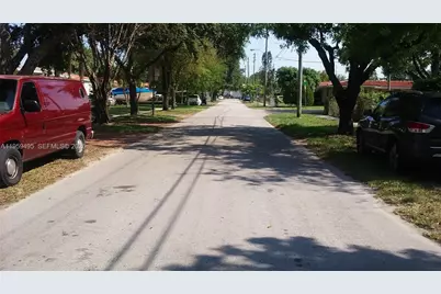 3920 NW 59th Ave #., Virginia Gardens, FL 33166 - Photo 10