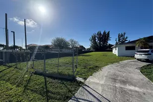 19530 SW 210th St, Miami, FL 33187 - Photo 6