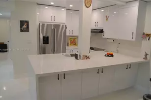 9682 Fontainebleau Blvd, Miami, FL 33172 - Photo 4