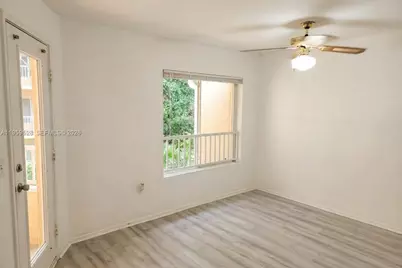 2420 NW 33rd St #1011, Oakland Park, FL 33309 - Photo 8