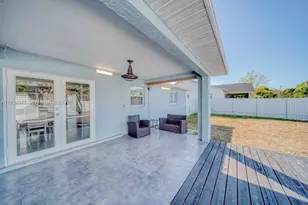 1918 SE 5th Ct, Cape Coral, FL 33990 - Photo 4