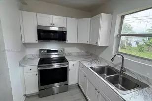 16221 E Bunche Park Dr, Miami Gardens, FL 33054 - Photo 6